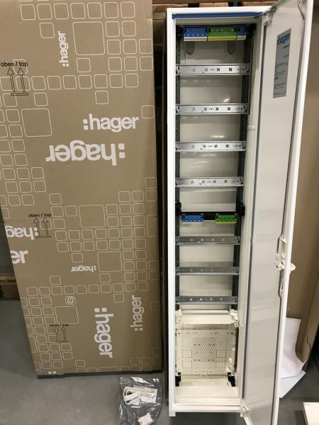 Hager Verteilerschrank mit 1x Verteilerfeld ZU59VT7APZ2 mit APZ, ZB51S